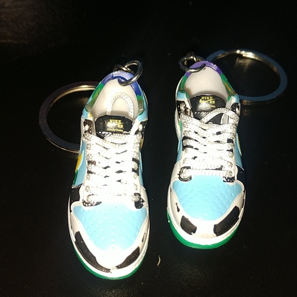 Nike sb X Ben & Jerry's key chain (limited) - Picture 2 of 4